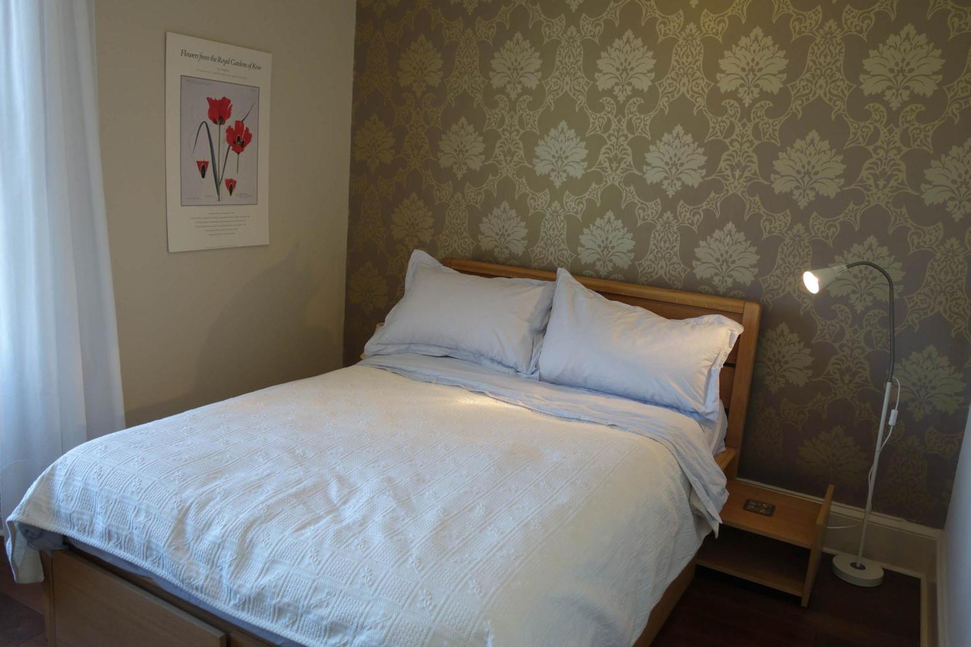 Sophisticated In Centre Apartment